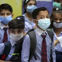 اٹھارہ سال سے کم عمر طلباء کو فائزر ویکسین لگائی جائے گی